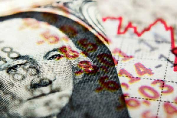 特朗普称美国的利率应该全球最低