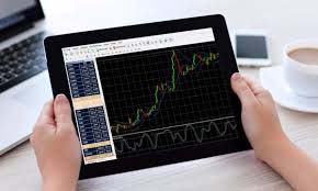 特朗普称美国的利率应该全球最低